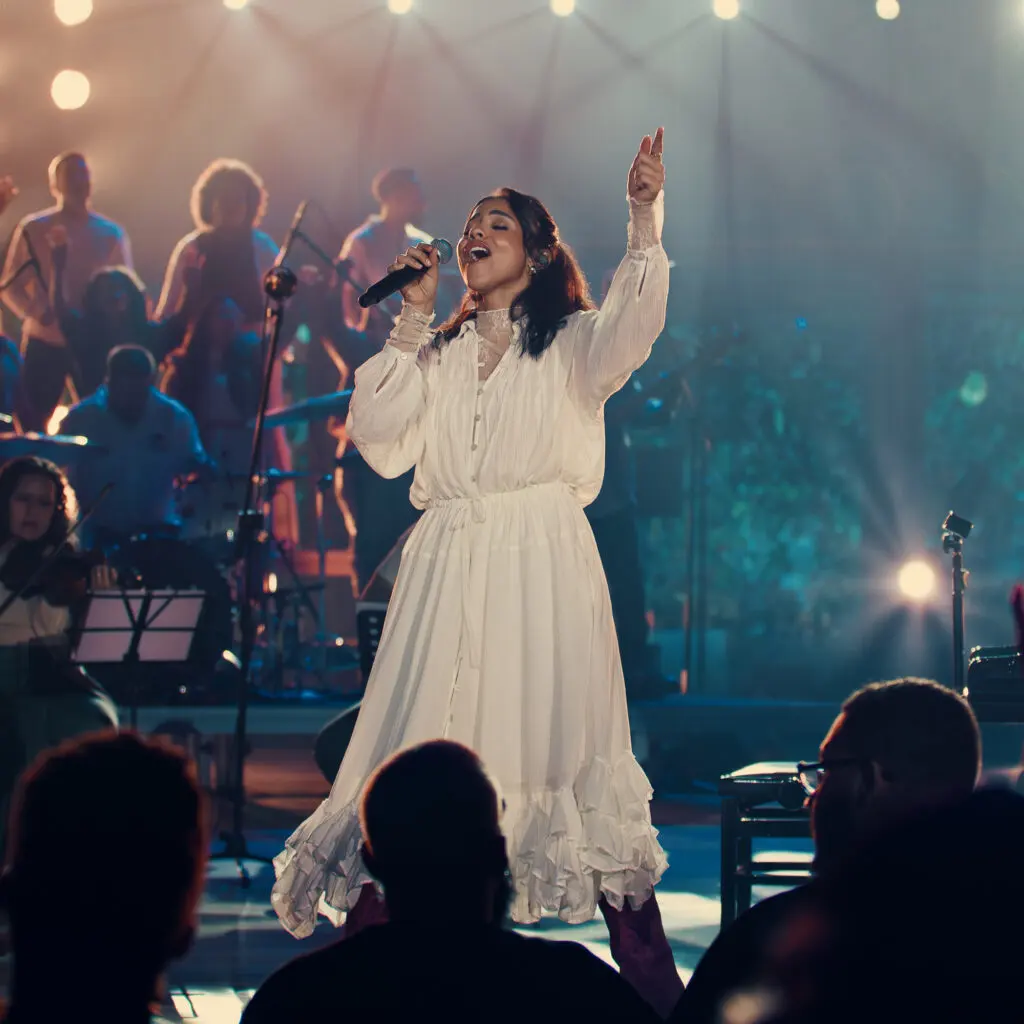 Em louvor inédito, Julia Vitória convida a igreja à profunda adoração