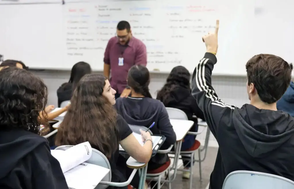 Senado deve analisar projeto que retira gastos com saúde e educação do limite fiscal