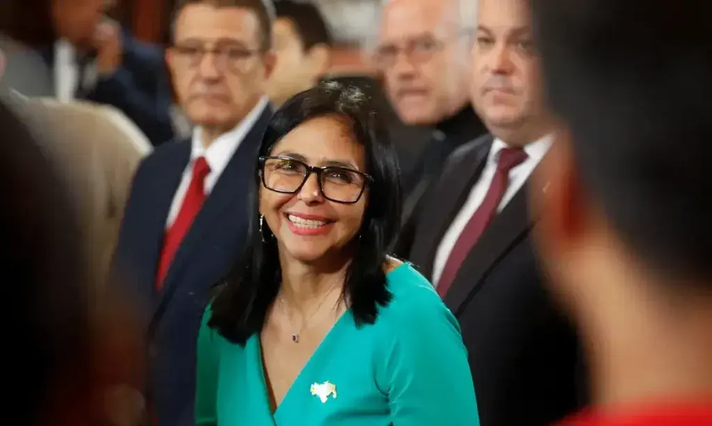 Delcy Rodríguez toma posse como presidente interina da Venezuela