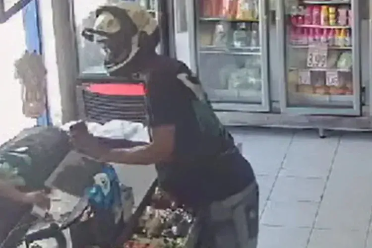Avô confirma identidade de suspeito de roubar supermercado em Guanambi