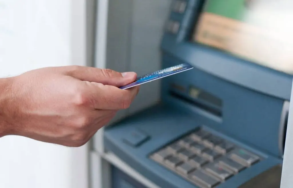 Bancos fecham nos dias 31 de dezembro e 1º de janeiro, informa Febraban