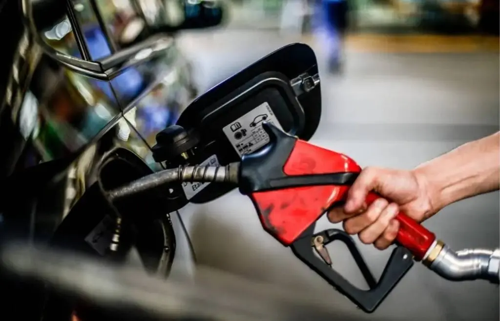 Gasolina fica até R$ 0,10 mais cara no DF com reajuste do ICMS