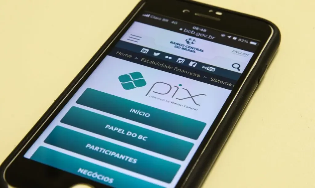 Receita Federal alerta para golpe envolvendo suposta taxa sobre Pix