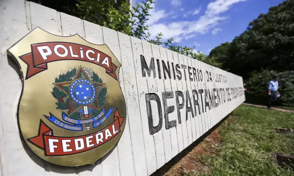 Polícia Federal realiza operação contra estelionatos previdenciários